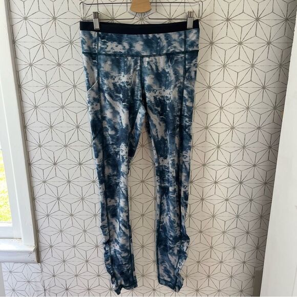 Lululemon Speed Tight III Luxtreme
Sea Side Silver Fox Alberta Lake / Naval Blue - Picture 5 of 12